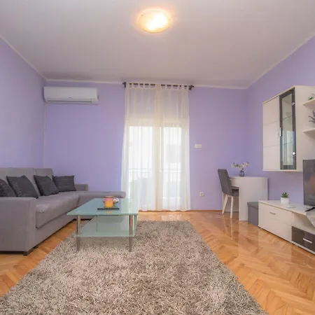 Kaja Brodarica (Sibenik-Knin)